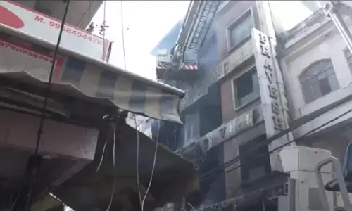 दिल्ली के पालम इलाके में लगी भीषण आग में अब तक 9 लोगों की मौत, कई अन्य घायल