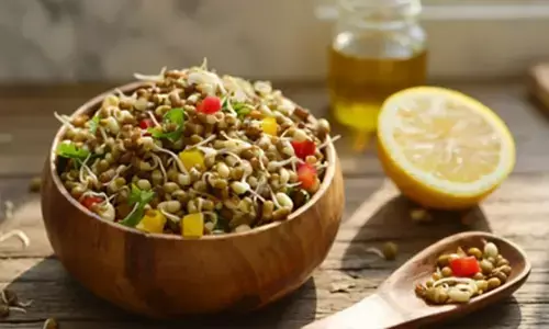 भागदौड़ भरी जिंदगी में हेल्दी रहने का आसान तरीका: ओट्स से स्प्राउट्स तक, बिना पकाए खाएं ये चीजें