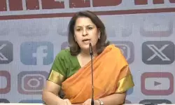 सोशल मीडिया ब्लॉक कर अभिव्यक्ति की आजादी पर हमला: सुप्रिया श्रीनेत