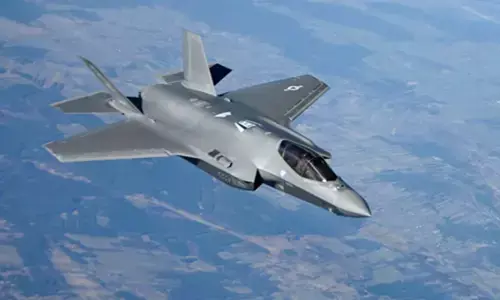 US Iran War: अमेरिकी F-35 लाइटनिंग विमान पर हमले का दावा, आपात लैंडिंग की पुष्टि