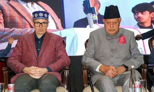 फारूक अब्दुल्ला और उमर अब्दुल्ला ने ईद-उल-फितर की शुभकामनाएं दी, शांति-सुख की कामना