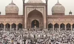 जामा मस्जिद में उमड़ा जनसैलाब, अदा हुई ईद की नमाज जामा मस्जिद में उमड़ा जनसैलाब, अदा हुई ईद की नमाज