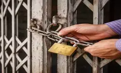 केरल के पय्यन्नूर में धमकियों के चलते निर्दलीय उम्मीदवार का चुनाव कार्यालय बंद केरल के पय्यन्नूर में धमकियों के चलते निर्दलीय उम्मीदवार का चुनाव कार्यालय बंद