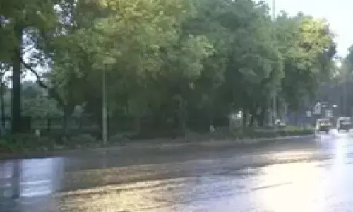 यूपी से बंगाल तक बारिश, मौसम विभाग ने जारी किया आंधी-तूफान का अलर्ट; तापमान में भारी गिरावट यूपी से बंगाल तक बारिश, मौसम विभाग ने जारी किया आंधी-तूफान का अलर्ट; तापमान में भारी गिरावट