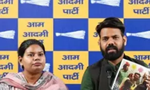 दिल्ली में सरकार के खिलाफ कार्यकर्ताओं का गुस्सा, ‘आप’ ने उठाए सवाल