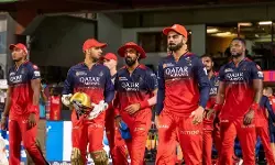 IPL 2026: डिफेंडिंग चैंपियन RCB के सामने नई चुनौतियां, बदले हालात में खिताब बचाने की परीक्षा IPL 2026: डिफेंडिंग चैंपियन RCB के सामने नई चुनौतियां, बदले हालात में खिताब बचाने की परीक्षा