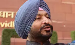 रवनीत सिंह बिट्टू ने पंजाब में जंगल राज का आरोप लगाया, एसडीएम पर आप को फायदा पहुंचाने की बात रवनीत सिंह बिट्टू ने पंजाब में जंगल राज का आरोप लगाया, एसडीएम पर आप को फायदा पहुंचाने की बात