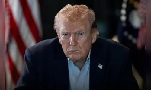 ट्रंप की चेतावनी 48 घंटे में होर्मुज स्ट्रेट न खुला तो ईरानी पावर प्लांट्स पर हमला ट्रंप की चेतावनी 48 घंटे में होर्मुज स्ट्रेट न खुला तो ईरानी पावर प्लांट्स पर हमला