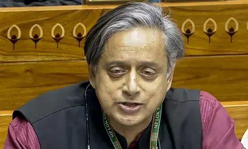 ट्रांसजेंडर व्यक्ति भी नागरिक और समान अधिकारों के हकदार हैं : शशि थरूर