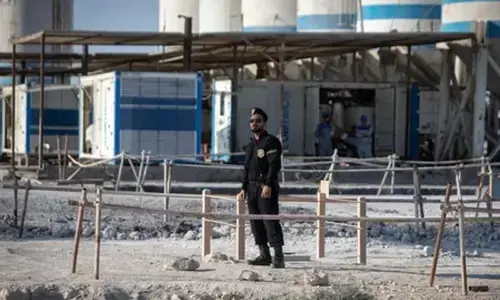 ईरान ने अमेरिका को दी बड़ी जवाबी कार्रवाई की चेतावनी- ऊर्जा ठिकानों को निशाना बनाया, तो अंजाम भुगतना होगा ईरान ने अमेरिका को दी बड़ी जवाबी कार्रवाई की चेतावनी- ऊर्जा ठिकानों को निशाना बनाया, तो अंजाम भुगतना होगा