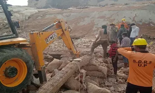 प्रयागराज में बड़ा हादसा; कोल्ड स्टोरेज की दीवार ढहने से 9 मजदूरों की मौत