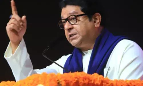 महाराष्ट्र की संत परंपरा के विपरीत है अशोक खरात जैसा प्रकरण: राज ठाकरे महाराष्ट्र की संत परंपरा के विपरीत है अशोक खरात जैसा प्रकरण: राज ठाकरे