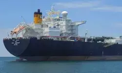 तेल संकट के बीच बड़ी राहत, सऊदी अरब और UAE से भारत आ रहे कई टैंकर; सरकार ने क्या बताया? तेल संकट के बीच बड़ी राहत, सऊदी अरब और UAE से भारत आ रहे कई टैंकर; सरकार ने क्या बताया?