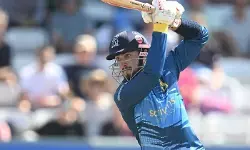 डेविस ने छोड़ी वारविकशायर की कप्तानी, बार्नार्ड को मिली कमान