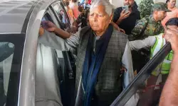 दिल्ली हाईकोर्ट ने जमीन के बदले नौकरी घोटाले में लालू यादव के खिलाफ केस रद्द करने से किया इनकार दिल्ली हाईकोर्ट ने जमीन के बदले नौकरी घोटाले में लालू यादव के खिलाफ केस रद्द करने से किया इनकार