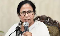 चुनाव से पहले ममता का बड़ा कदम: 23 पदों से इस्तीफा