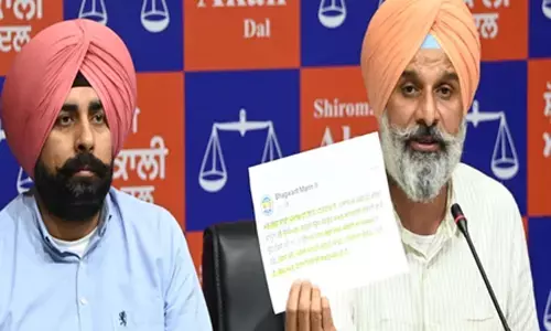 पंजाब के अधिकारी का पोस्टमार्टम पीजीआई-चंडीगढ़ में कराएं: अकाली दल नेता पंजाब के अधिकारी का पोस्टमार्टम पीजीआई-चंडीगढ़ में कराएं: अकाली दल नेता