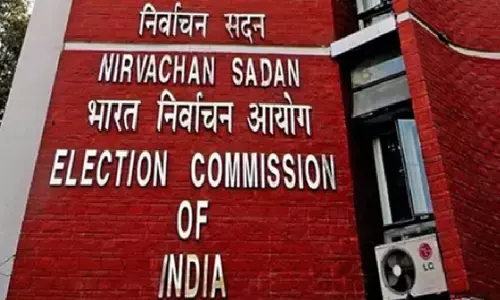 चुनाव आयोग के पत्र पर भाजपा की मुहर से बवाल, विपक्ष ने चुनावी निष्पक्षता पर उठाए सवाल