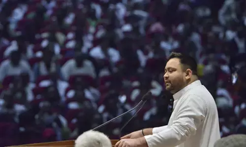 बिहार: तेजस्वी यादव ने अपराध और भ्रष्टाचार को लेकर निशांत कुमार की आलोचना की