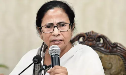 चुनाव से पहले ममता का बड़ा कदम: 23 पदों से इस्तीफा