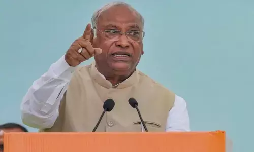 खड़गे का हमला: एलडीएफ-भाजपा की ‘गुप्त समझ’ पर बड़ा आरोप