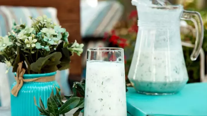 धूप की तपिश में ठंडा और कूल रखेगा छाछ, गर्मियों में अमृत से कम नहीं धूप की तपिश में ठंडा और कूल रखेगा छाछ, गर्मियों में अमृत से कम नहीं