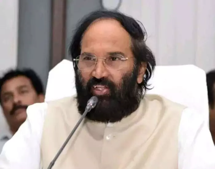 तेलंगाना में ईंधन की कोई कमी नहीं, मंत्री ने लोगों से अफवाहों से बचने की अपील की तेलंगाना में ईंधन की कोई कमी नहीं, मंत्री ने लोगों से अफवाहों से बचने की अपील की