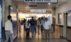 नोएडा सेक्टर-16 मेट्रो स्टेशन पर युवती ने लगाई छलांग, गंभीर हालत में अस्पताल में भर्ती नोएडा सेक्टर-16 मेट्रो स्टेशन पर युवती ने लगाई छलांग, गंभीर हालत में अस्पताल में भर्ती