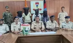 झारखंडः खूंटी में अफीम-डोडा बरामद, चार गिरफ्तार, एक एकड़ में लगी अवैध खेती नष्ट झारखंडः खूंटी में अफीम-डोडा बरामद, चार गिरफ्तार, एक एकड़ में लगी अवैध खेती नष्ट