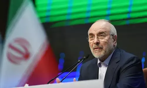 ईरानी द्वीप पर कब्ज़ा करने की तैयारी कर रहे हैं दुश्मन : स्पीकर ईरानी द्वीप पर कब्ज़ा करने की तैयारी कर रहे हैं दुश्मन : स्पीकर