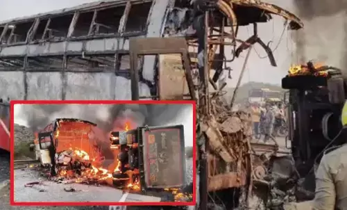 आंध्र प्रदेश में भीषण बस हादसा, 14 की मौत, कई घायल