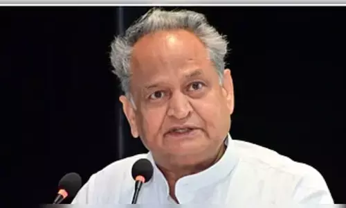 अशोक गहलोत ने जयपुर महिला अस्पताल में आईपीडी टावर के निर्माण में देरी पर सवाल उठाया अशोक गहलोत ने जयपुर महिला अस्पताल में आईपीडी टावर के निर्माण में देरी पर सवाल उठाया