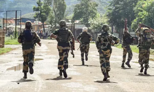 मणिपुर में फिर तनाव: कुकी उग्रवादियों ने सेना पर की फायरिंग, आधे घंटे चली मुठभेड़ मणिपुर में फिर तनाव: कुकी उग्रवादियों ने सेना पर की फायरिंग, आधे घंटे चली मुठभेड़