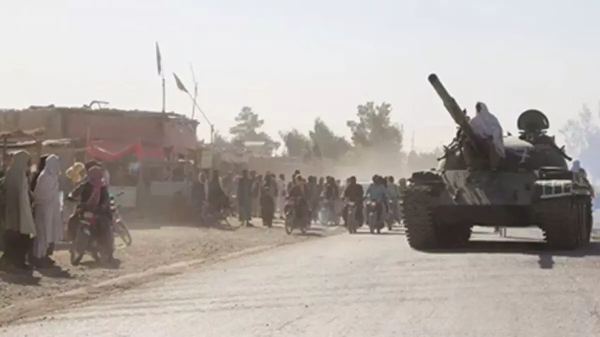 पाकिस्तान-अफगानिस्तान तनाव फिर भड़का: युद्धविराम खत्म, सीमा पर बढ़ी हिंसा और मानवीय संकट गहराया पाकिस्तान-अफगानिस्तान तनाव फिर भड़का: युद्धविराम खत्म, सीमा पर बढ़ी हिंसा और मानवीय संकट गहराया