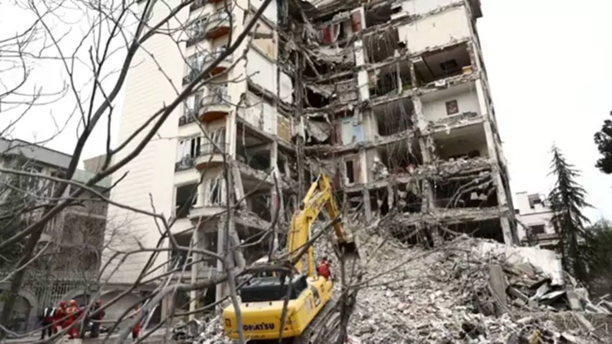 तेहरान में धमाकों से दहला इलाका: पाकिस्तानी दूतावास के पास हमले, मिडिल ईस्ट में युद्ध और तेज तेहरान में धमाकों से दहला इलाका: पाकिस्तानी दूतावास के पास हमले, मिडिल ईस्ट में युद्ध और तेज