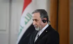 ईरान का अल्टीमेटम: अमेरिकी सैनिकों को ठहराने वाले होटल बने निशाने पर ईरान का अल्टीमेटम: अमेरिकी सैनिकों को ठहराने वाले होटल बने निशाने पर