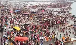 रामनवमी पर अयोध्या में उमड़ा श्रद्धा का सैलाब रामनवमी पर अयोध्या में उमड़ा श्रद्धा का सैलाब