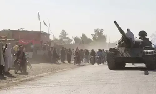 पाकिस्तान-अफगानिस्तान तनाव फिर भड़का: युद्धविराम खत्म, सीमा पर बढ़ी हिंसा और मानवीय संकट गहराया