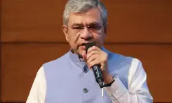 रेलवे स्टेशनों पर भीड़ से निपटने के लिए एआई कैमरे और वॉर रूम, विज्ञापनों को लेकर भी सख्त नीति: अश्विनी वैष्णव