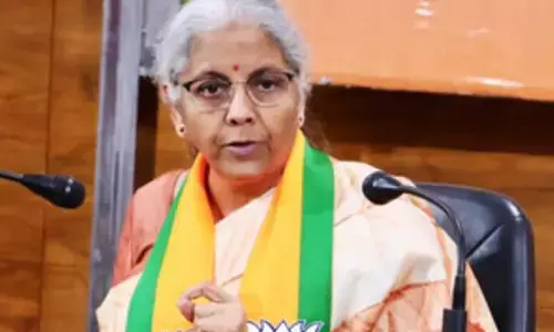 ईंधन उत्पाद शुल्क में कटौती का उद्देश्य जनता को वैश्विक मूल्य वृद्धि से बचाना: निर्मला सीतारमण