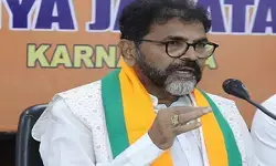 कर्नाटक: भाजपा के नारायणस्वामी ने वोट बैंक की राजनीति को लेकर कांग्रेस पर निशाना साधा कर्नाटक: भाजपा के नारायणस्वामी ने वोट बैंक की राजनीति को लेकर कांग्रेस पर निशाना साधा