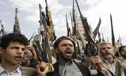 पश्चिम एशिया में जंग का दायरा बढ़ा: हूती विद्रोही भी कूदे मैदान में, समुद्री व्यापार और क्षेत्रीय सुरक्षा पर गहराया संकट