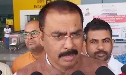 भाजपा ने तृणमूल पर घुसपैठियों को संरक्षण देने का आरोप लगाया, बॉर्डर पर बाड़ लगाने की मांग