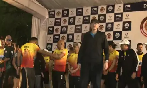 जम्मू में नशे के खिलाफ हाफ मैराथन का आयोजन, मुख्यमंत्री उमर अब्दुल्ला ने दिखाई हरी झंडी जम्मू में नशे के खिलाफ हाफ मैराथन का आयोजन, मुख्यमंत्री उमर अब्दुल्ला ने दिखाई हरी झंडी