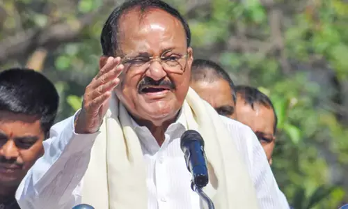वेंकैया नायडू ने अमरावती को कानूनी दर्जा देने के लिए संसद में विधेयक पारित करने की मांग की
