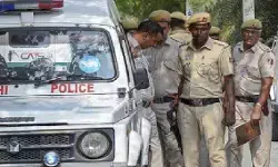 Murder In Delhi: दिल्ली में IRS अधिकारी की बेटी का घर में मर्डर, दुष्‍कर्म की भी आशंका… नौकर पर शक