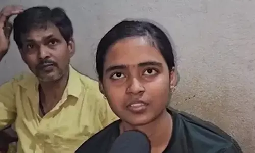 बिहार : मैट्रिक परीक्षा में सुहानी सोनम का कमाल, बताया- रिजल्ट देखकर खुशी हो रही है बिहार : मैट्रिक परीक्षा में सुहानी सोनम का कमाल, बताया- रिजल्ट देखकर खुशी हो रही है