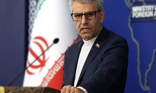 ईरान का अमेरिका से सीधी बातचीत से इंकार, मध्यस्थों की भूमिका पर उठाए सवाल, ट्रंप ने दी कड़ी चेतावनी ईरान का अमेरिका से सीधी बातचीत से इंकार, मध्यस्थों की भूमिका पर उठाए सवाल, ट्रंप ने दी कड़ी चेतावनी