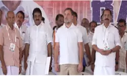 केरल में राहुल गांधी का सीएम विजयन पर हमला, वामपंथी अपने मूल सिद्धांतों से भटक गए केरल में राहुल गांधी का सीएम विजयन पर हमला, वामपंथी अपने मूल सिद्धांतों से भटक गए
