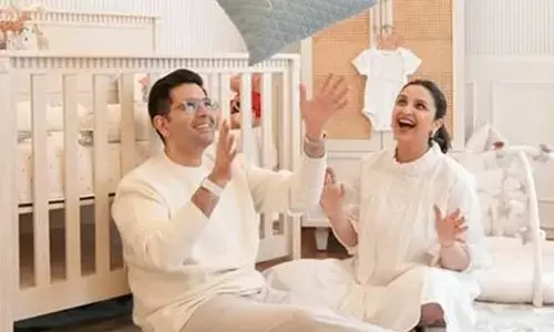 परिणिति चोपड़ा ने राघव चड्ढा पर जताया गर्व, पैटरनिटी लीव पर संसद में उठाई आवाज को बताया दिल से जुड़ा मुद्दा परिणिति चोपड़ा ने राघव चड्ढा पर जताया गर्व, पैटरनिटी लीव पर संसद में उठाई आवाज को बताया दिल से जुड़ा मुद्दा